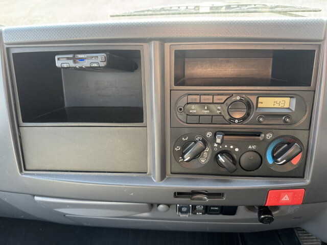 いすゞエルフ平ボディ小型（2t・3t）[写真20]