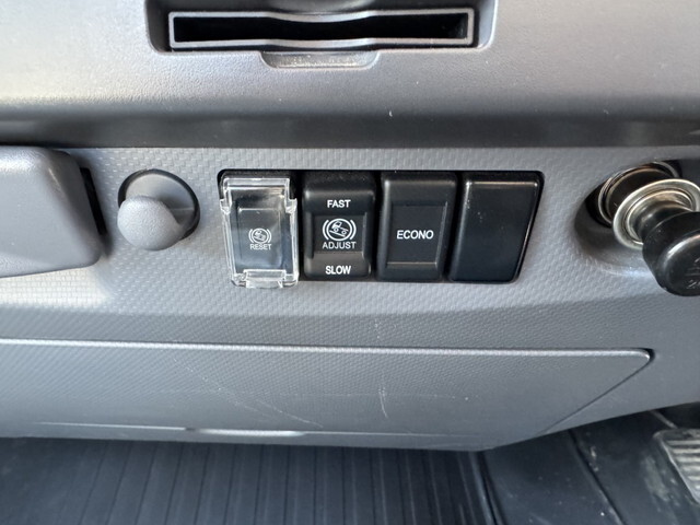 いすゞエルフ平ボディ小型（2t・3t）[写真21]