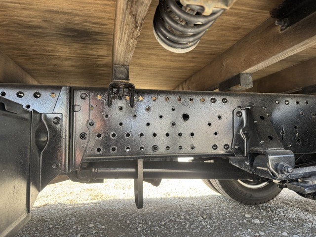 いすゞエルフ平ボディ小型（2t・3t）[写真30]