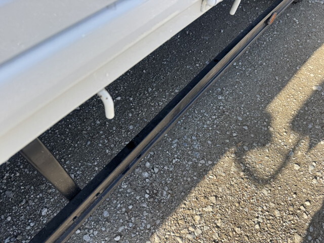 いすゞエルフ平ボディ小型（2t・3t）[写真40]