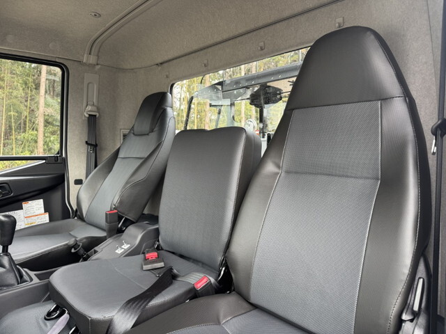 三菱ふそうファイターコンテナ専用車中型（4t）[写真17]