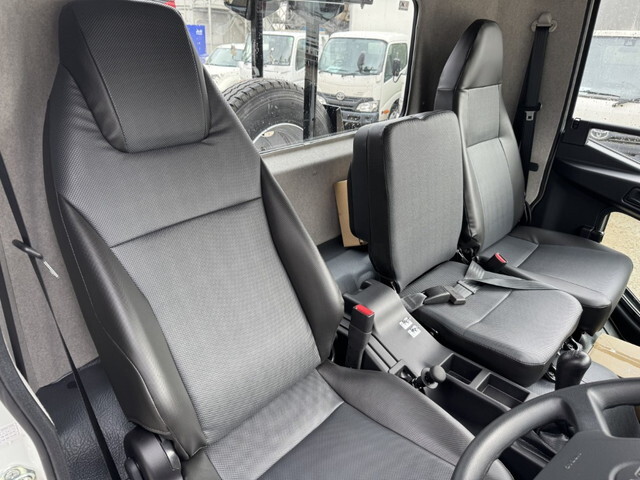 三菱ふそうファイターコンテナ専用車中型（4t）[写真07]