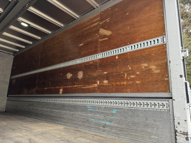 UDトラックスコンドルアルミウイング中型（4t）[写真23]