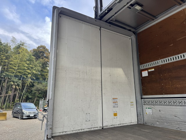 UDトラックスコンドルアルミウイング中型（4t）[写真24]