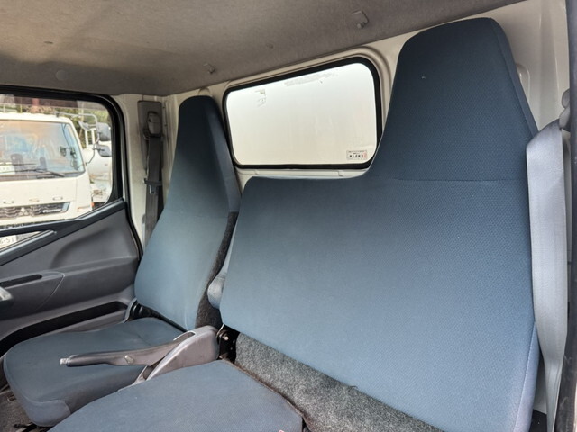 三菱ふそうキャンター保冷バン小型（2t・3t）[写真13]