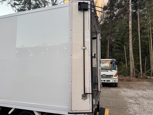 三菱ふそうキャンター保冷バン小型（2t・3t）[写真15]