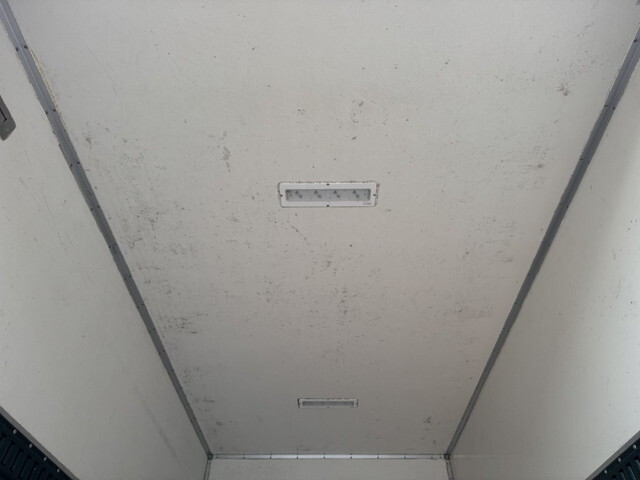 三菱ふそうキャンター保冷バン小型（2t・3t）[写真19]