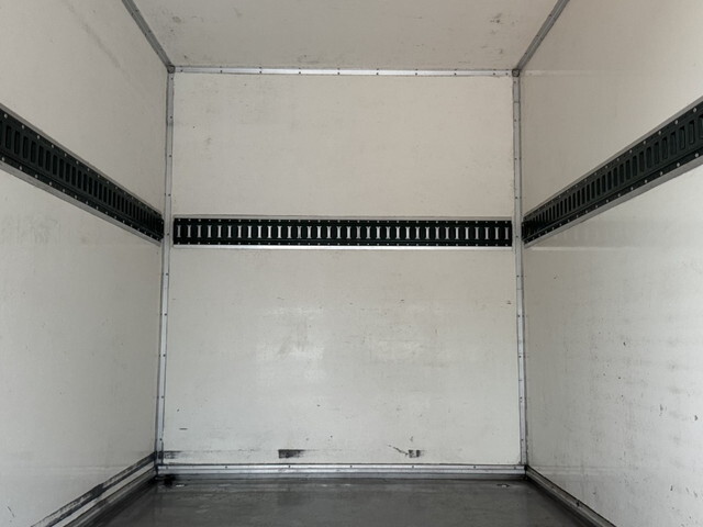 三菱ふそうキャンター保冷バン小型（2t・3t）[写真20]