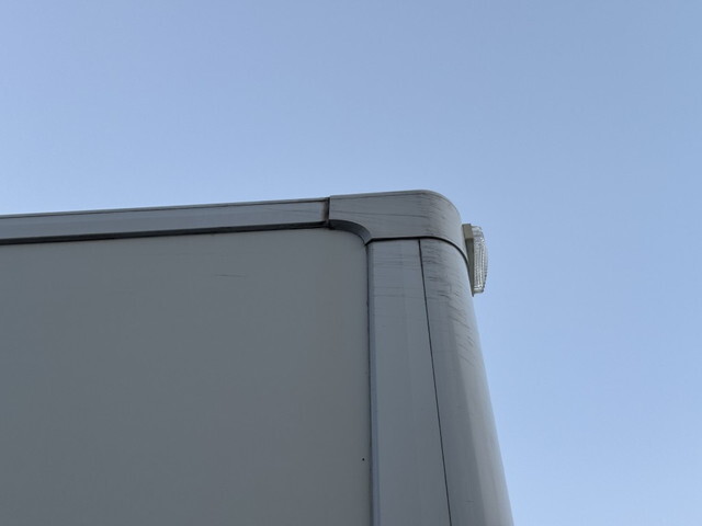 三菱ふそうキャンター保冷バン小型（2t・3t）[写真36]