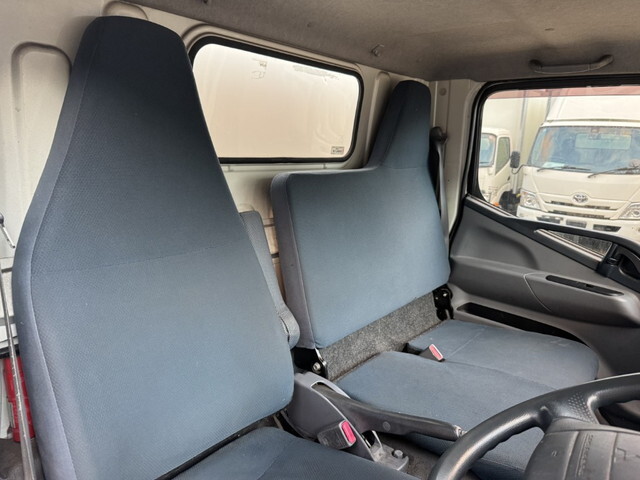 三菱ふそうキャンター保冷バン小型（2t・3t）[写真05]