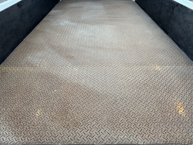 三菱ふそうキャンター平ボディ小型（2t・3t）[写真10]