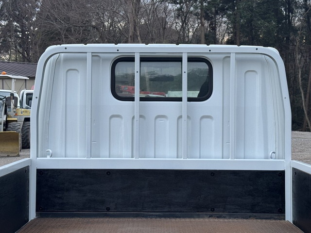 三菱ふそうキャンター平ボディ小型（2t・3t）[写真11]