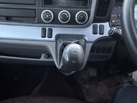 三菱ふそうキャンター平ボディ小型（2t・3t）[写真19]