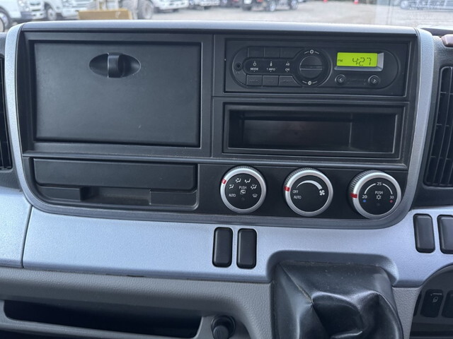 三菱ふそうキャンター平ボディ小型（2t・3t）[写真19]