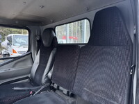 三菱ふそうキャンター平ボディ小型（2t・3t）[写真22]