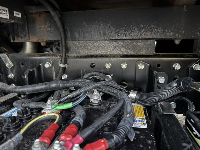 三菱ふそうキャンター平ボディ小型（2t・3t）[写真30]