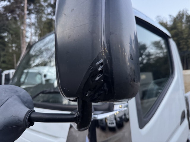 三菱ふそうキャンター平ボディ小型（2t・3t）[写真40]