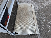 三菱ふそうキャンター平ボディ小型（2t・3t）[写真08]