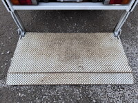 三菱ふそうキャンター平ボディ小型（2t・3t）[写真09]