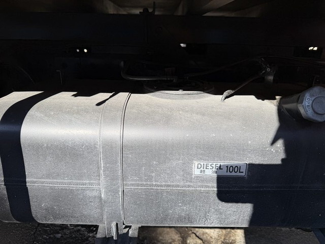 三菱ふそうキャンタークレーン3段小型（2t・3t）[写真17]