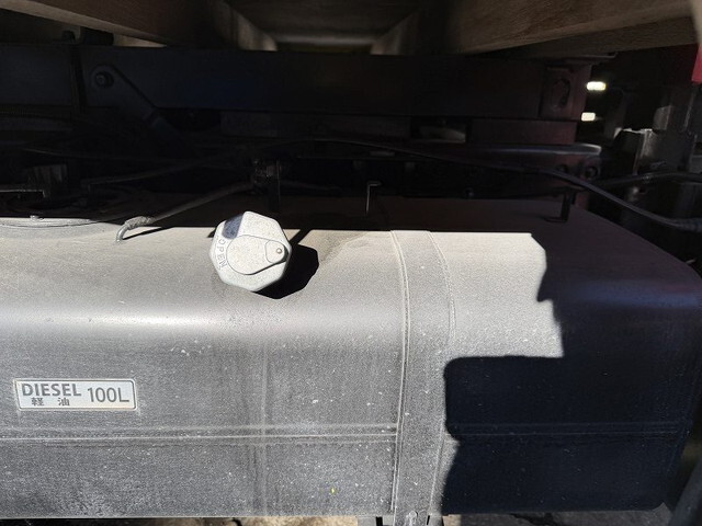 三菱ふそうキャンタークレーン3段小型（2t・3t）[写真18]