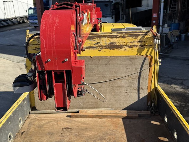 三菱ふそうキャンタークレーン3段小型（2t・3t）[写真08]