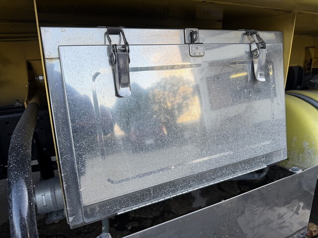 三菱ふそうキャンターパッカー車（塵芥車）小型（2t・3t）[写真25]