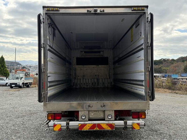 日野レンジャー冷凍車（冷蔵車）中型（4t）[写真12]