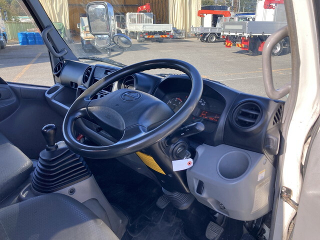 日野デュトロクレーン4段小型（2t・3t）[写真32]