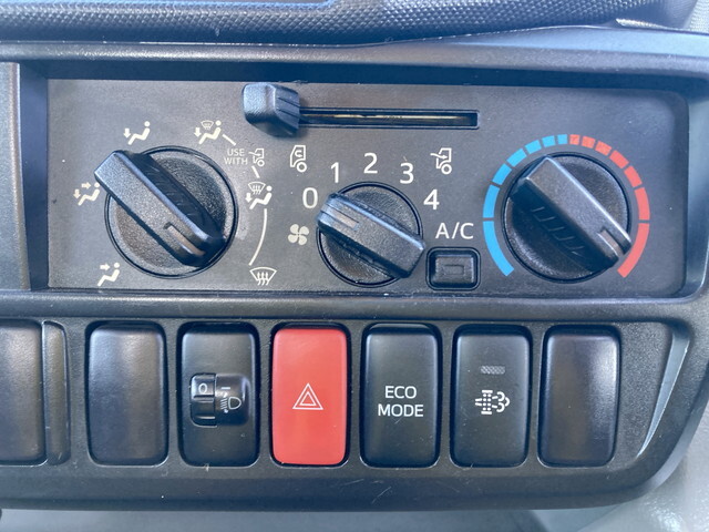 日野デュトロクレーン4段小型（2t・3t）[写真37]