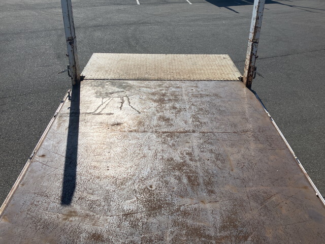 いすゞエルフ平ボディ小型（2t・3t）[写真11]