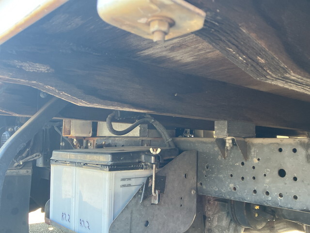 いすゞエルフ平ボディ小型（2t・3t）[写真20]