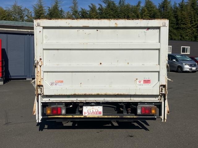 いすゞエルフ平ボディ小型（2t・3t）[写真09]