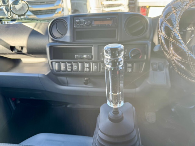 日野デュトロローダーダンプ小型（2t・3t）[写真15]