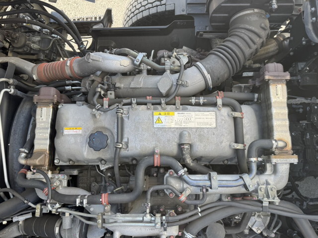 いすゞギガ冷凍車（冷蔵車）大型（10t）[写真17]