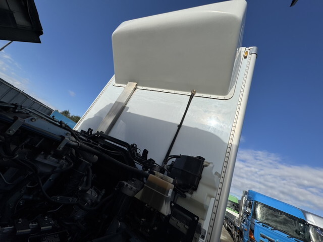 いすゞギガ冷凍車（冷蔵車）大型（10t）[写真20]