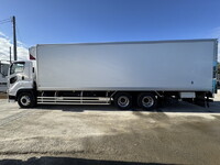 いすゞギガ冷凍車（冷蔵車）大型（10t）[写真06]