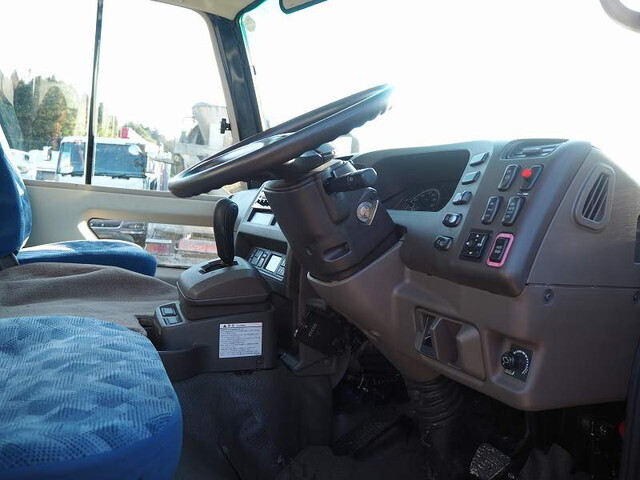 三菱ふそうローザマイクロバス[写真37]