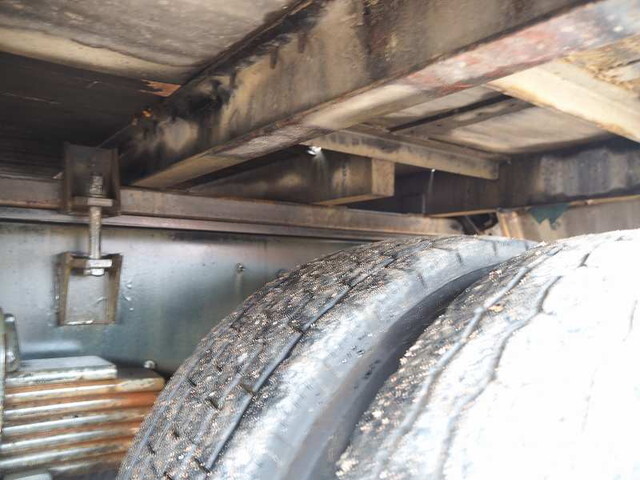 UDトラックスコンドルクレーン3段増トン（6t・8t）[写真24]