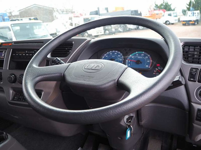 UDトラックスコンドルクレーン3段増トン（6t・8t）[写真38]