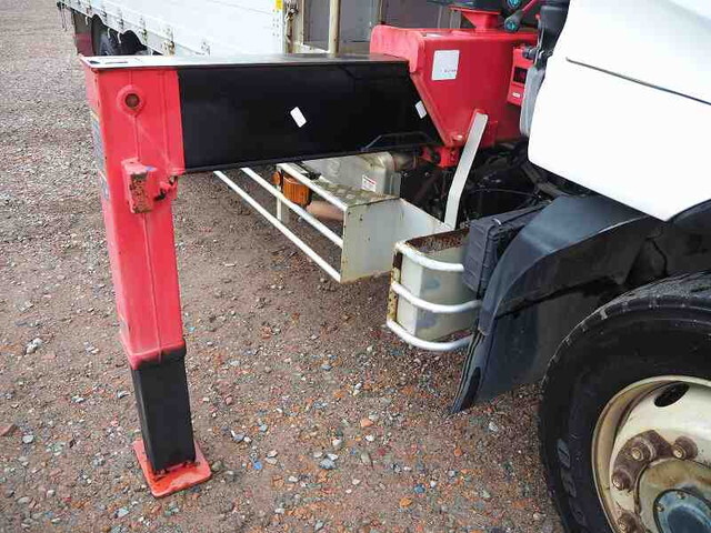 UDトラックスコンドルクレーン3段増トン（6t・8t）[写真08]