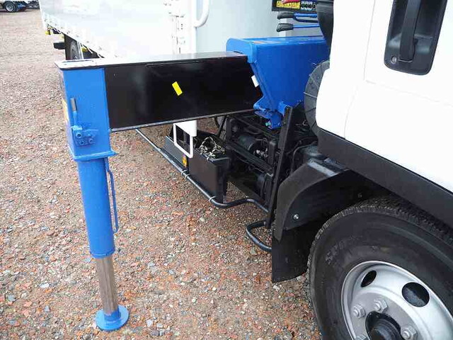 いすゞフォワードクレーン4段中型（4t）[写真08]