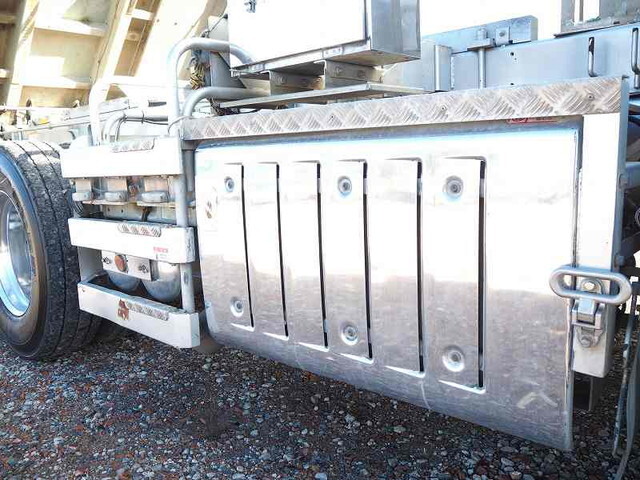 三菱ふそうスーパーグレート深ダンプ（土砂禁ダンプ）大型（10t）[写真10]