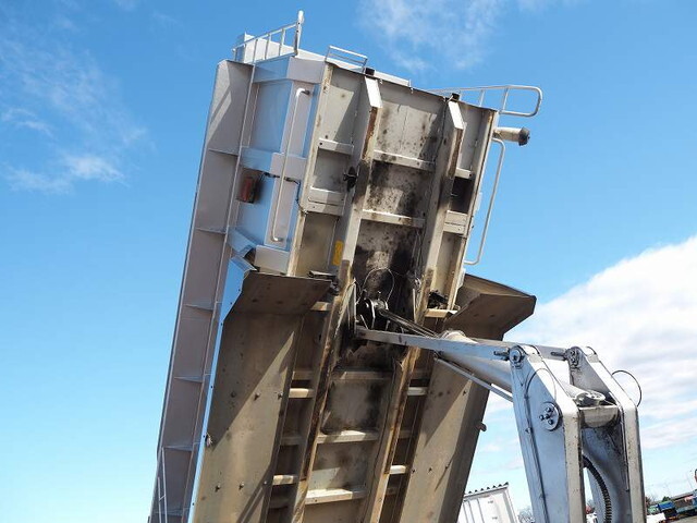 三菱ふそうスーパーグレート深ダンプ（土砂禁ダンプ）大型（10t）[写真12]