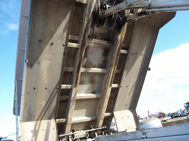 三菱ふそうスーパーグレート深ダンプ（土砂禁ダンプ）大型（10t）[写真13]