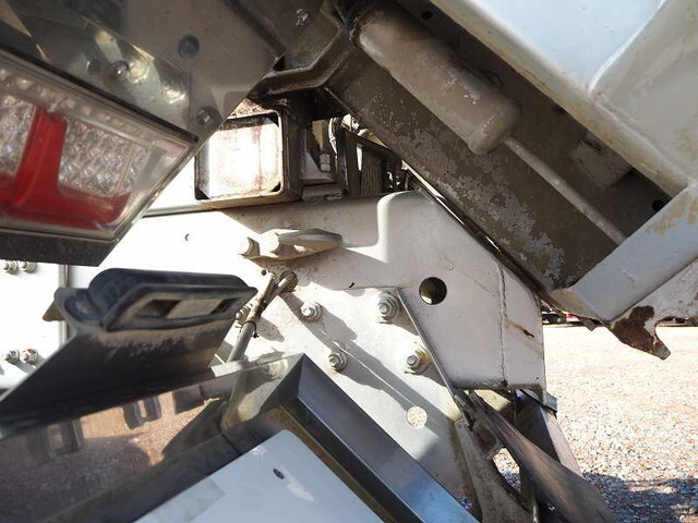 三菱ふそうスーパーグレート深ダンプ（土砂禁ダンプ）大型（10t）[写真22]