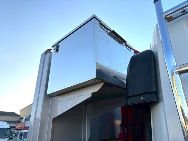 三菱ふそうファイタークレーン5段増トン（6t・8t）[写真19]