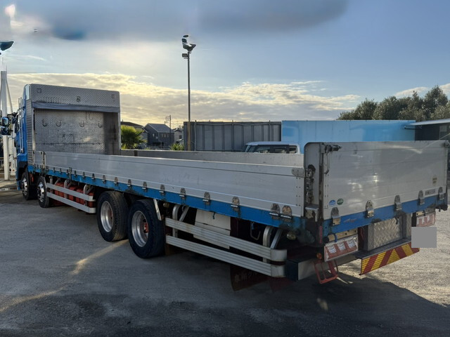 日野プロフィア平ボディ大型（10t）[写真02]