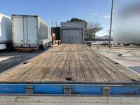 日野プロフィア平ボディ大型（10t）[写真24]