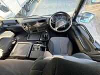 日野プロフィア平ボディ大型（10t）[写真10]